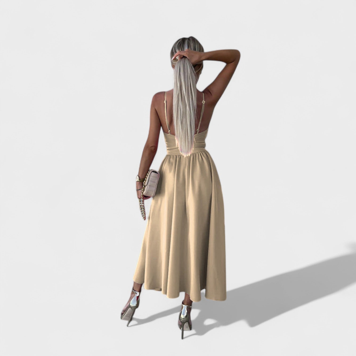 Cielo Divino – Elegantne midi kleit lõhiku detailiga - Liisi Valik
