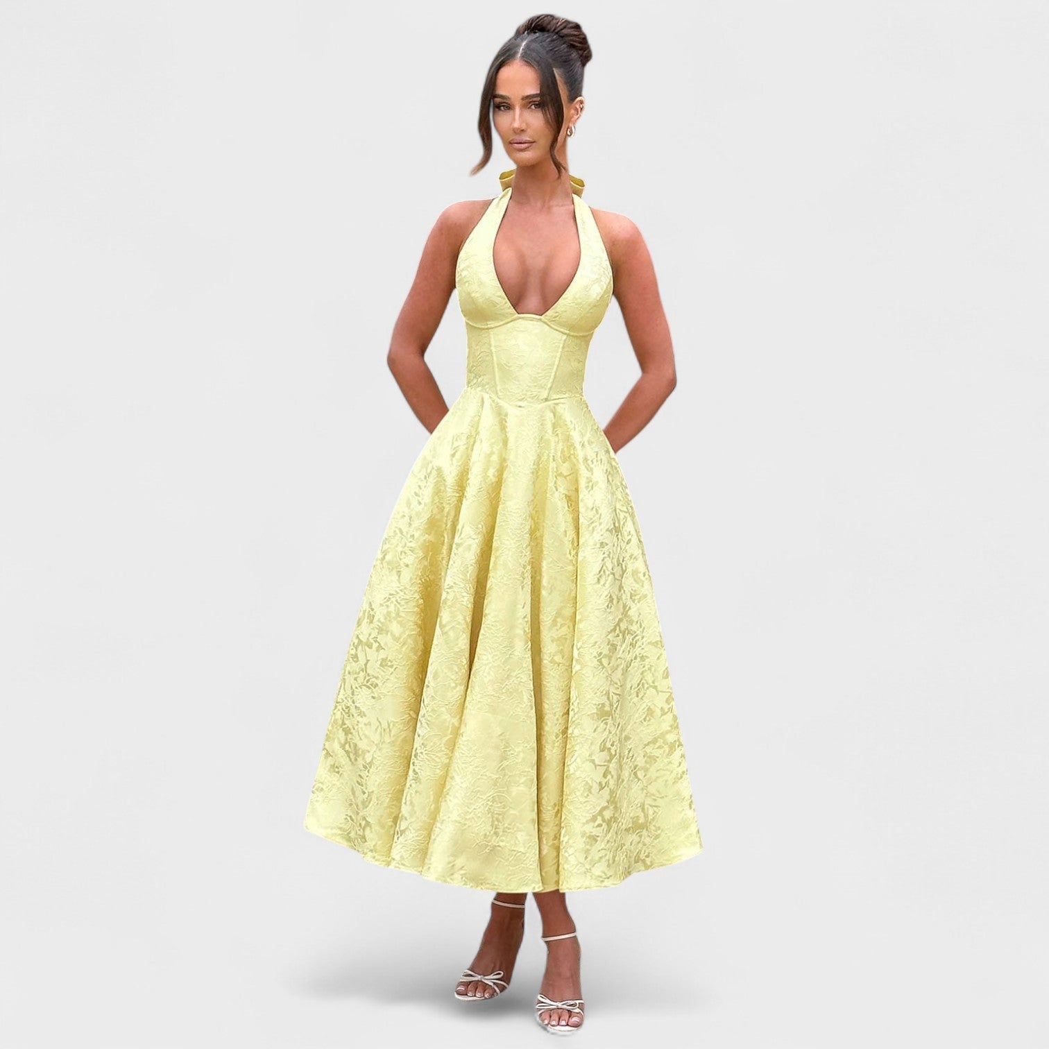 Halina – Elegantne midi kleit volangidega - Liisi Valik