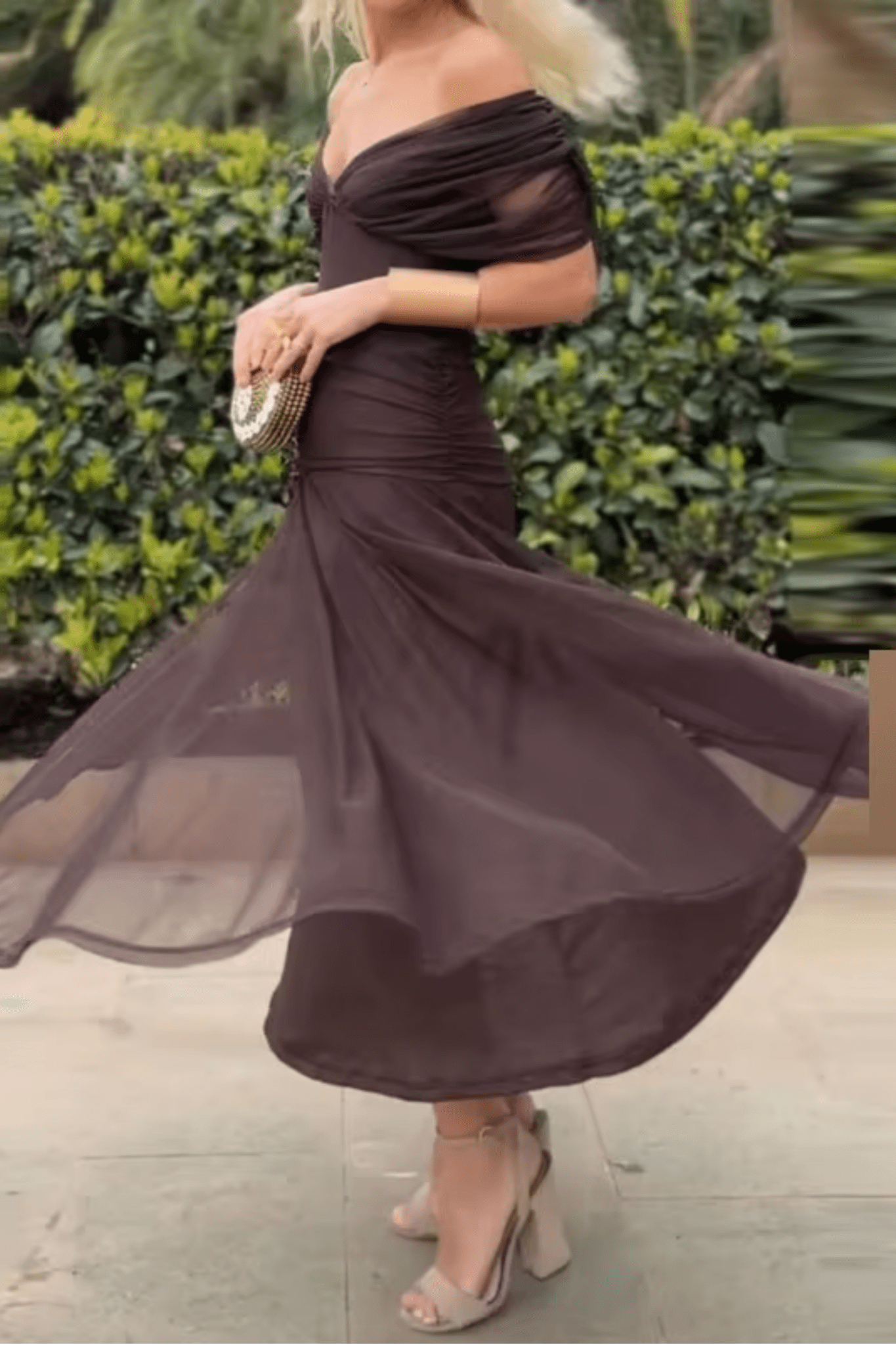 Louise – Elegantne maxi kleit V-kaelusega - Liisi Valik