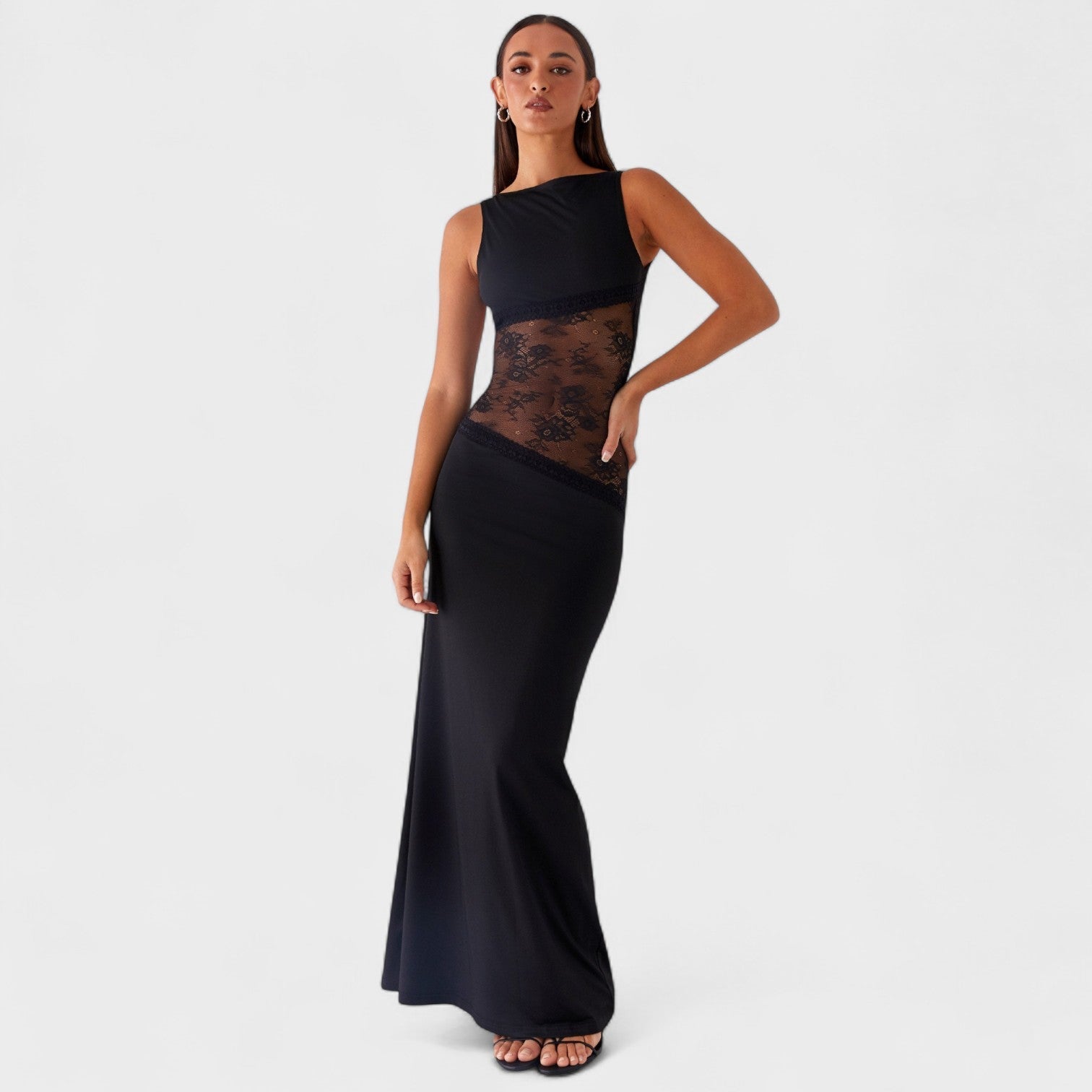 Lucinda – Elegantne must pitskleit - Liisi Valik