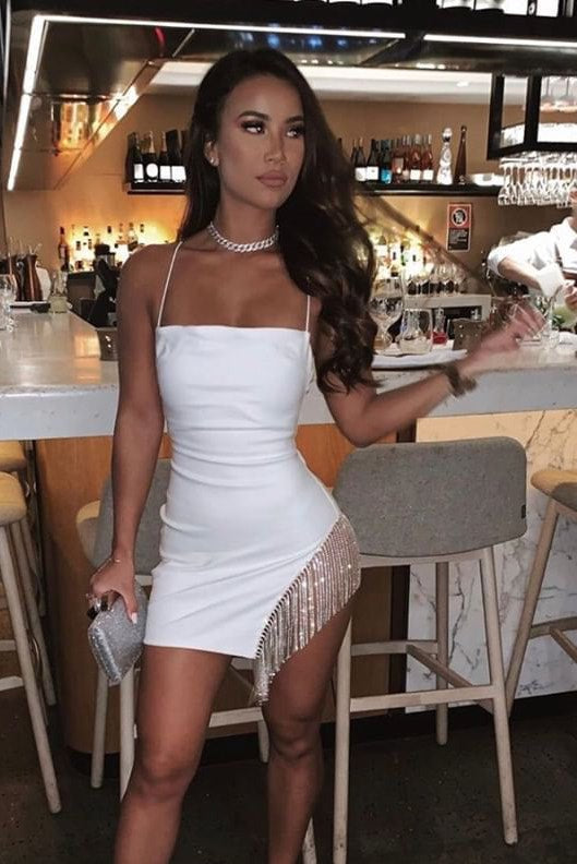 Nicole – Mini valge kleit briljantide detailidega - Liisi Valik